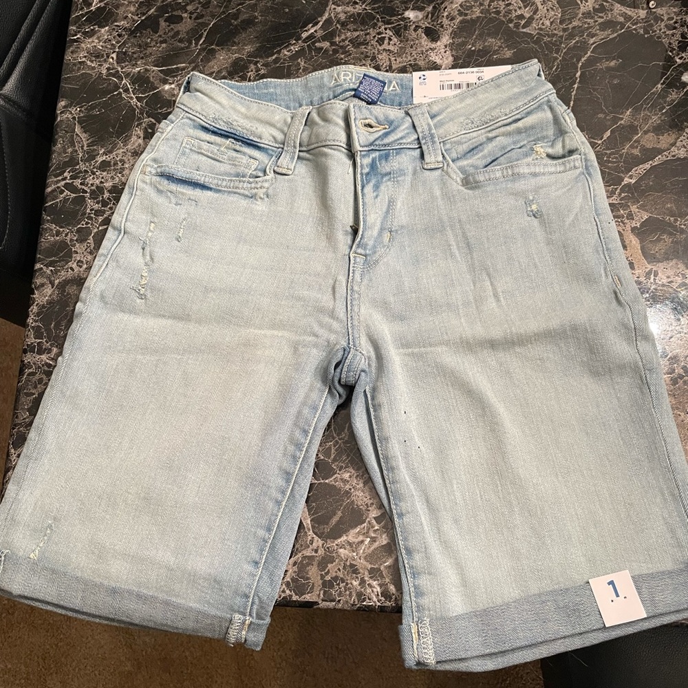 NWT Arizona Jean Company Bermuda Shorts SZ 1